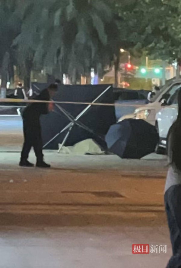 正规配资官网 长沙一名女子被高空坠物砸中身亡，事发现场拉着警戒线